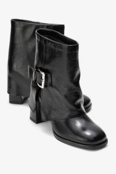 Forever & Always Shoes Lore Leather Block Heel Boot In Black