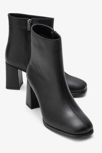 Forever & Always Shoes Napoli Leather Block Heel Boot In Black