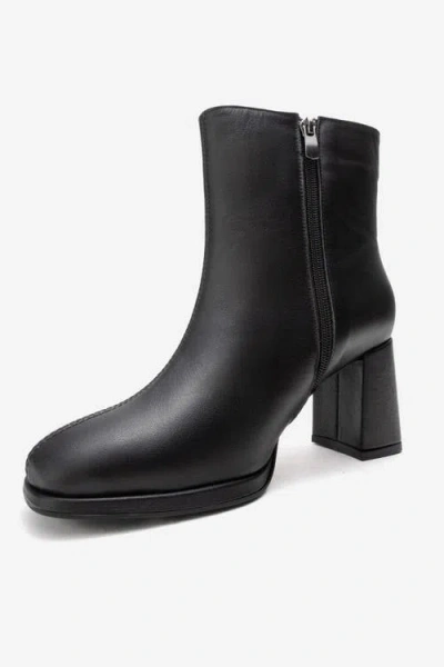 Forever & Always Shoes Napoli Leather Block Heel Boot In Black