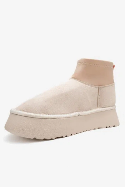 Prologue Shoes Ovar Platform Boot In White