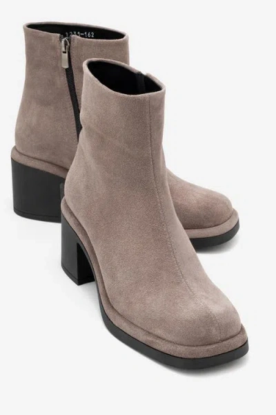 Forever & Always Shoes Junae Leather Block Heel Boot In Brown