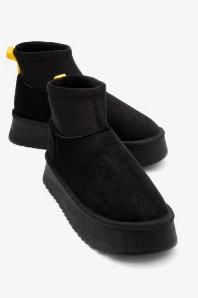 Prologue Shoes Ovar Platform Boot In Black