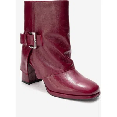 Forever & Always Shoes Lore Leather Block Heel Boot In Burgundy