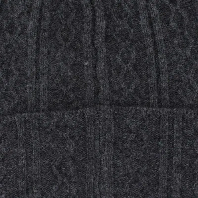 Trafalgar The Windsor Merino Wool Cable Knit Beanie In Gray