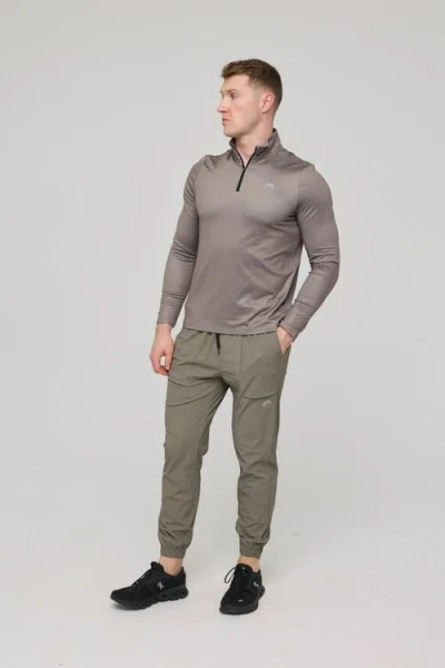 Oosc Elite Activewear 1/4 Zip Top In Brown