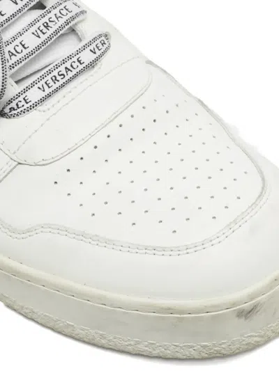 Pre-owned Versace Ilus Leather Low-top Sneakers In White