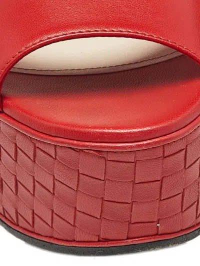 Pre-owned Bottega Veneta Intrecciato Woven Platform Sandals In Red
