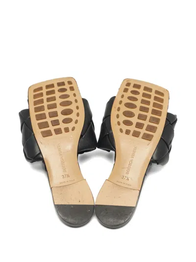 Pre-owned Bottega Veneta Lido Woven-leather Flat Sandals In Black