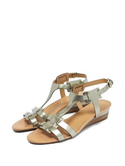 Pre-owned Tod's Metallic-effect Leather Sandals In Silver