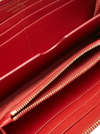 Pre-owned Ferragamo Gancini Leather Wallet In Red