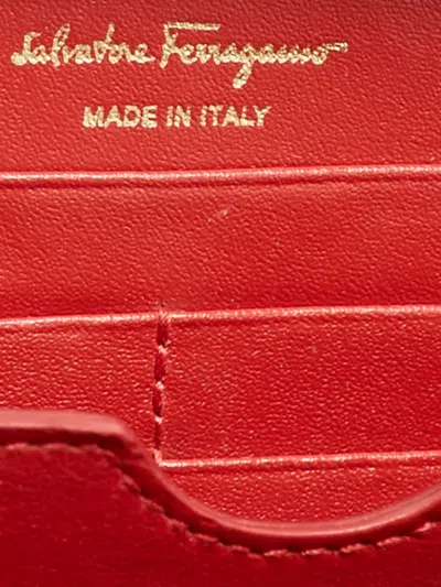 Pre-owned Ferragamo Gancini Leather Wallet In Red