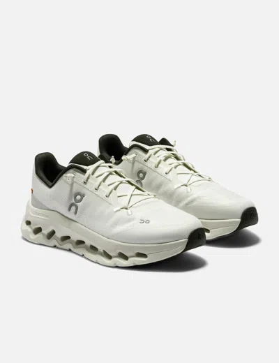 On Mens Cloudtilt Cushied-sole Mesh Low-top Trainers Pearl Ic In White