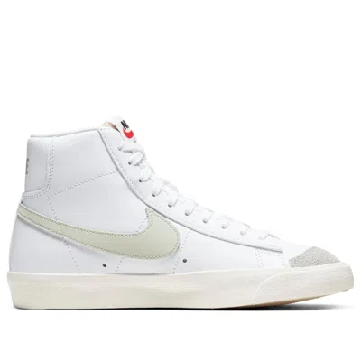 Nike (wmns)  Blazer '77 Vintage Mid 'light Bone' In Multi