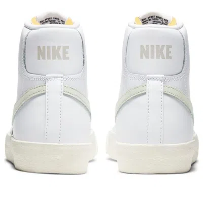 Nike (wmns)  Blazer '77 Vintage Mid 'light Bone' In Multi