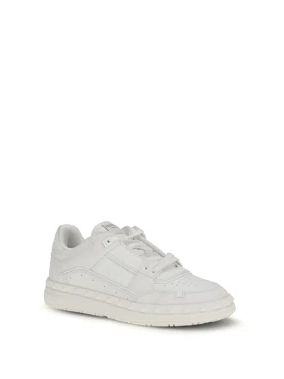 Valentino Garavani Freedots Low Top Sneakers In Black