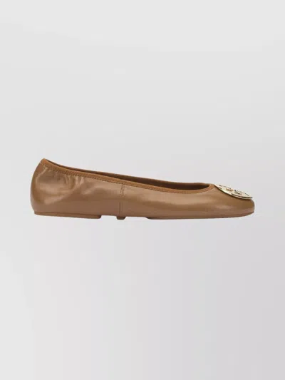 Tory Burch Round Toe Ballerina Shoes With Textured Outsole In Brown