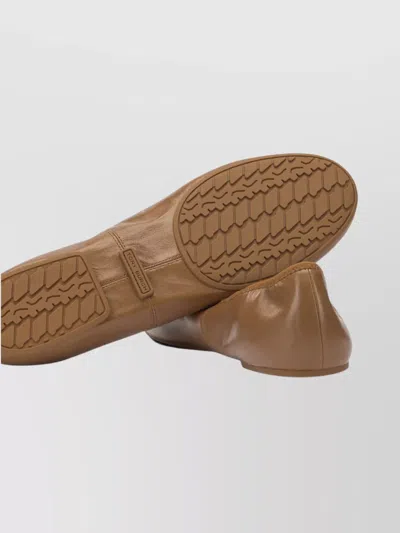 Tory Burch Round Toe Ballerina Shoes With Textured Outsole In Brown