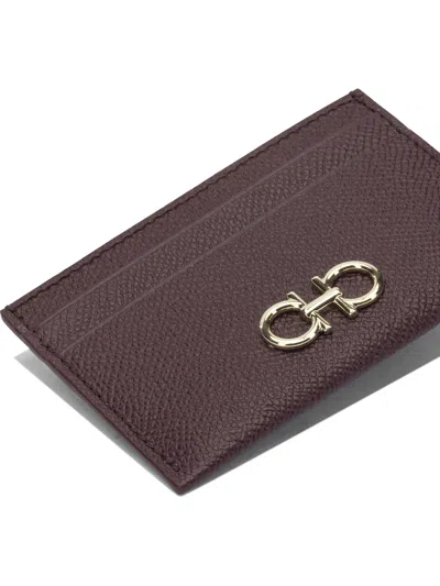 Ferragamo Gancini-buckle Leather Cardholder In Burgundy