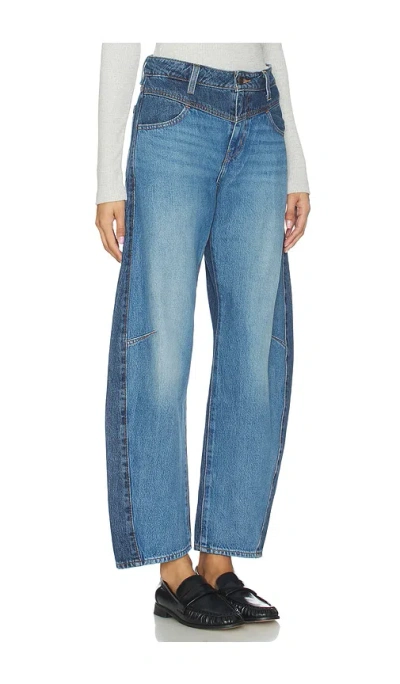 Levi's Barrel Saddle Back In Blue