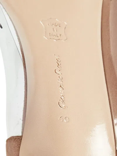 Pre-owned Gianvito Rossi Pointed-toe Pump In Neutral