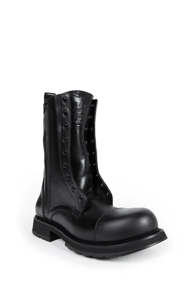 Balenciaga Rugged Leather Ankle Boots With Chunky Sole In Black