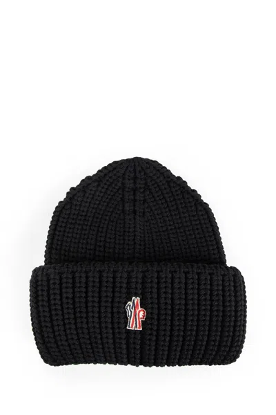 Moncler Grenoble Logo Patch Knitted Beanie In Black