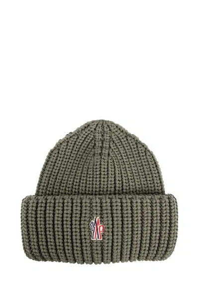 Moncler Logo Wool Beanie In Green