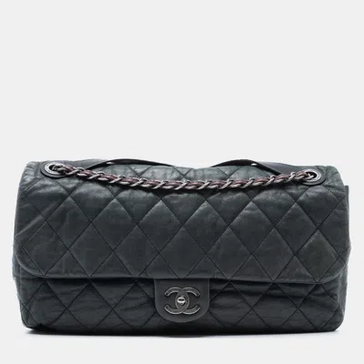 Pre-owned Chanel Green Jumbo Iridescent Calfskin In The Mix Flap