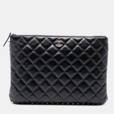 Pre-owned Chanel Black Medium Quilted Lambskin Pearl O Case Clutch