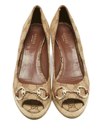 Pre-owned Gucci Charlotte Horsebit Canvas Wedge Pumps In Neutral