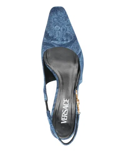Pre-owned Versace 40mm Barocco Denim Pumps In Blue