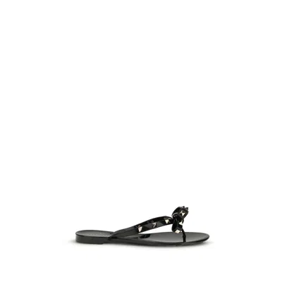 Valentino Garavani The Rockstud Rubber Flip Flops In Black