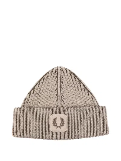 Fred Perry Logo-patch Beanie Hat In Gray
