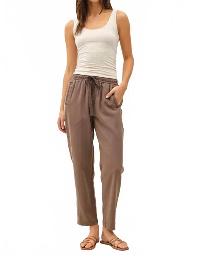 Be Cool Elliot Pants In Brown In Brown