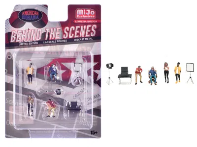American Diorama Behind The Scenes 7 Piece (4 People 3 Accessories) Diecast Figures Set 1/64 Scale Models In Pink