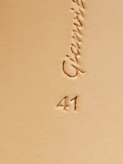 Pre-owned Gianvito Rossi Plexi Leather Pumps In White