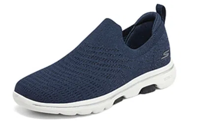 Skechers (wmns)  Go Walk 5 'coastal View -navy White' In Blue