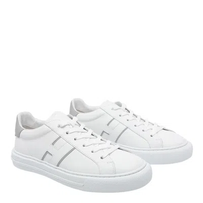 Hogan Lateral Logo Round Toe Trainers In White
