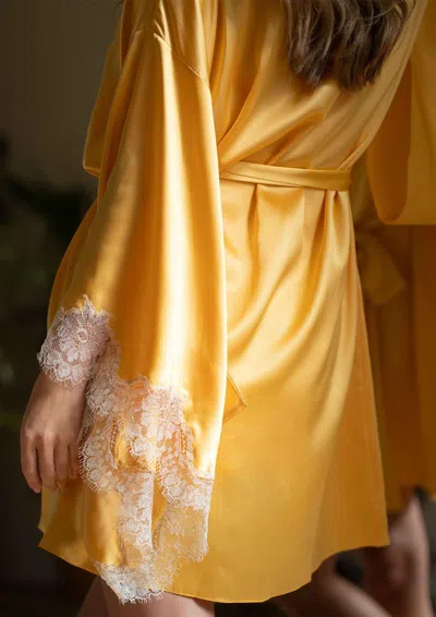 Gilda & Pearl Secret Garden Short Robe In Gold
