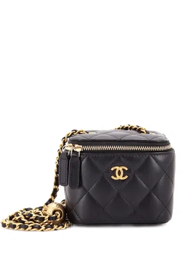 Pre-owned Chanel Pearl Crush Vanity Case With Chain Quilted Lambskin Mini Clutch Bag In Black