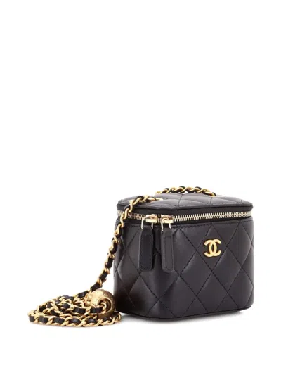 Pre-owned Chanel Pearl Crush Vanity Case With Chain Quilted Lambskin Mini Clutch Bag In Black