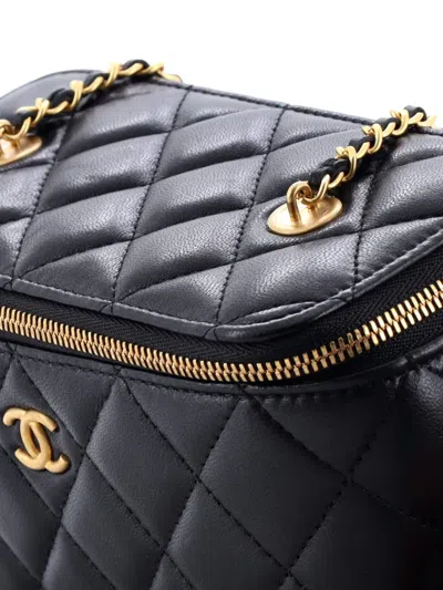 Pre-owned Chanel Coco De Toi Heart Vanity Case With Chain Quilted Lambskin Small Crossbody Bag In Black