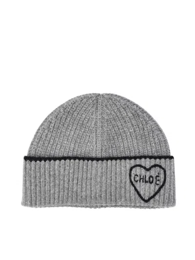 Chloé Ribbed Heart-motif Beanie Hat In Gray