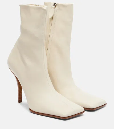 Alaïa 90 Leather Ankle Boots In White