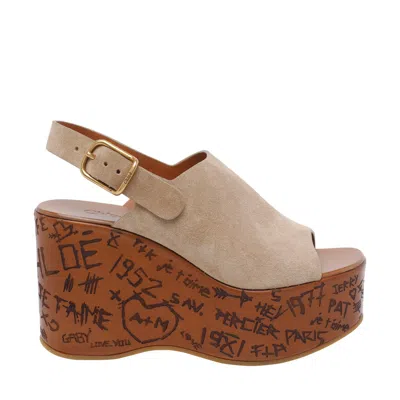 Chloé Desert Sand Platform Sole Graffiti Print Sandals In White