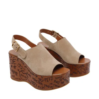 Chloé Desert Sand Platform Sole Graffiti Print Sandals In White