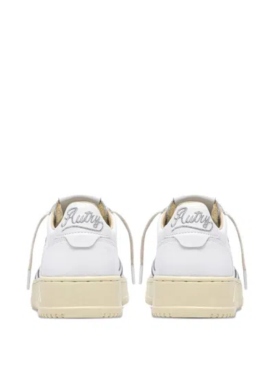 Autry Medalist Low Sneakers In White Leather With Silver Embroidery In White