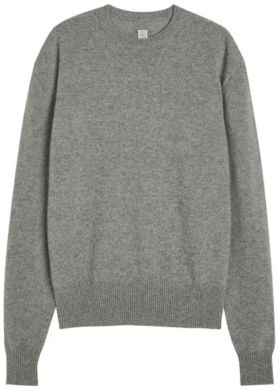 Totême Toteme Classic Crew-neck Cashmere Jumper In Gray
