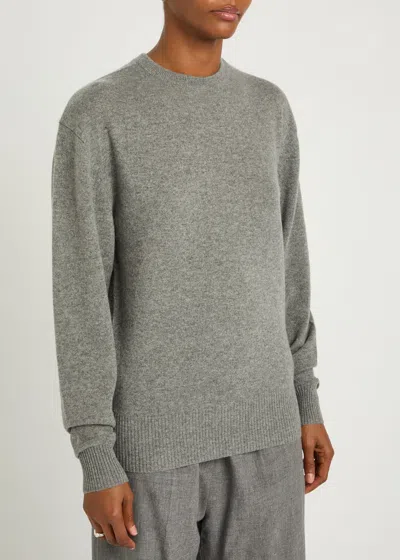 Totême Toteme Classic Crew-neck Cashmere Jumper In Gray