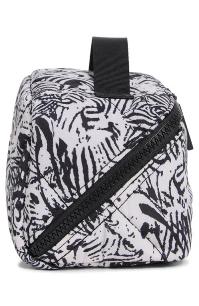 Bcbg Quilted Fold Out Case In White